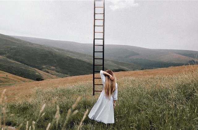 成熟懵懂女生网名(共531个) 成熟懵懂女生网名(共531个)