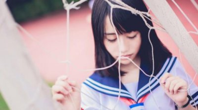 ​用微笑伪装坚强的句子（伪装自己很坚强的说说）