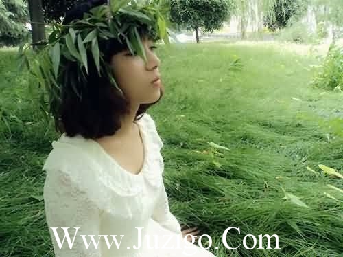 描写月亮月光的诗句24句