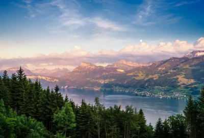 ​形容努力的诗句（激励人拼搏奋斗的诗句）