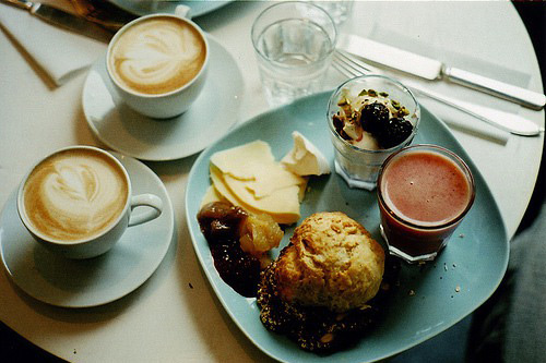 自相矛盾造句大全21句