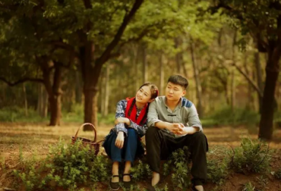 ​三年级语文预习,泰戈尔的美文《花的世界》,佳句要摘抄下来