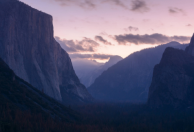 ​人声鼎沸造句